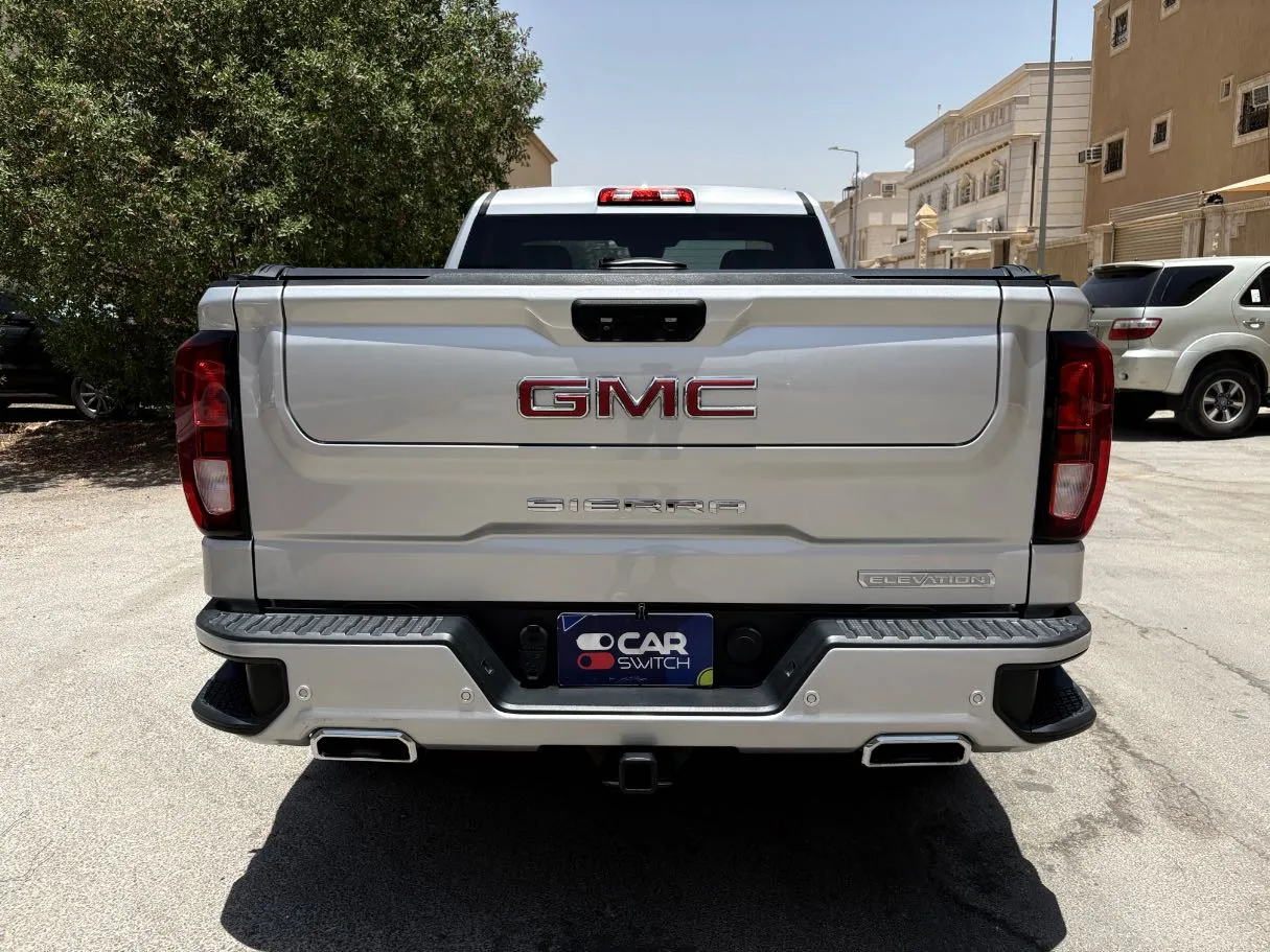 Car image 6