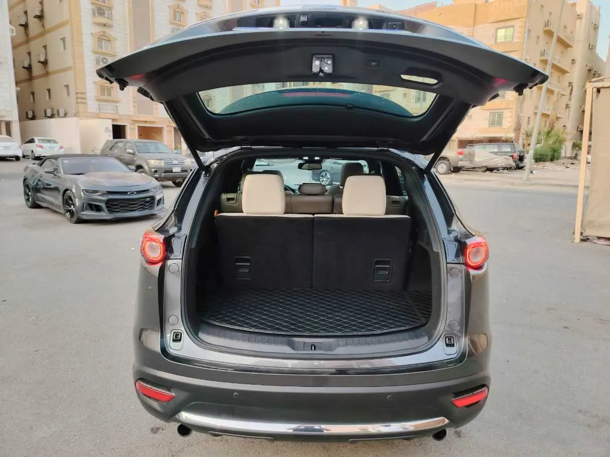 Car image 32