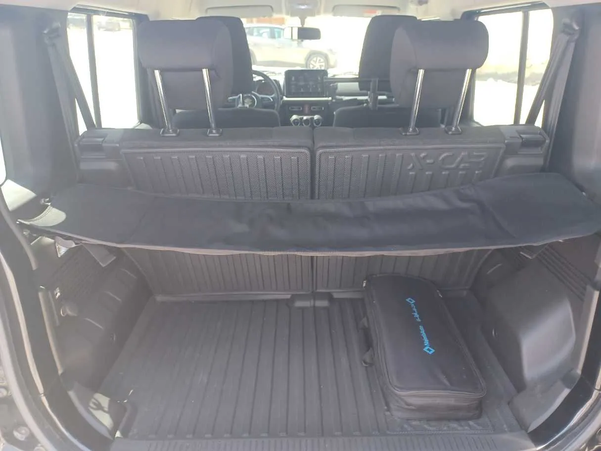 Car image 22