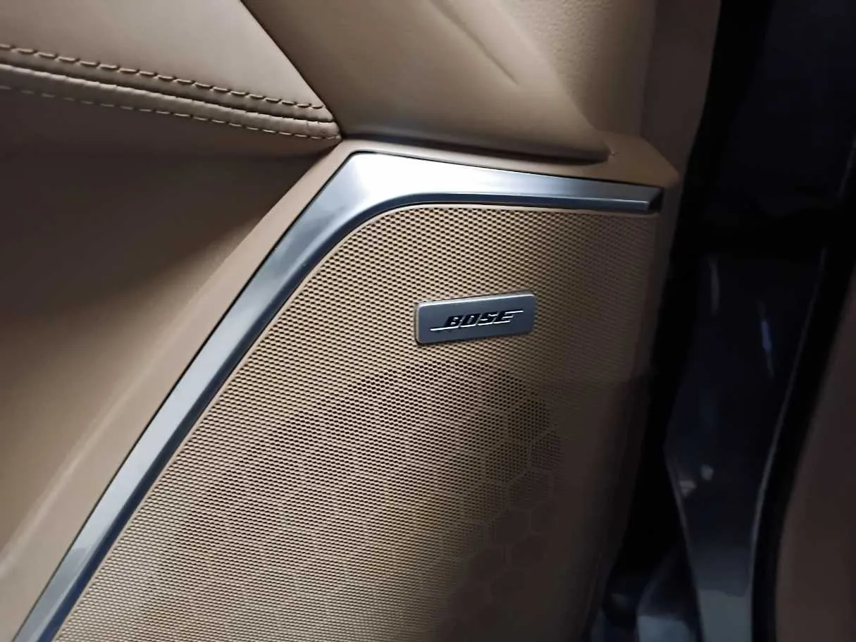 Car image 22