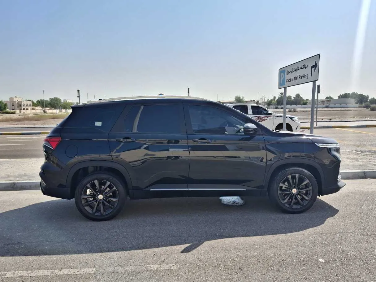 Car image 8