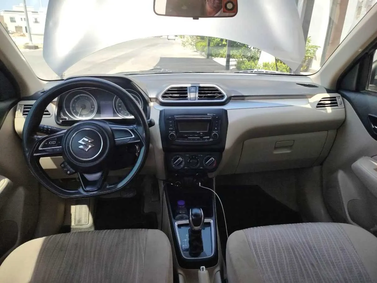 Car image 19