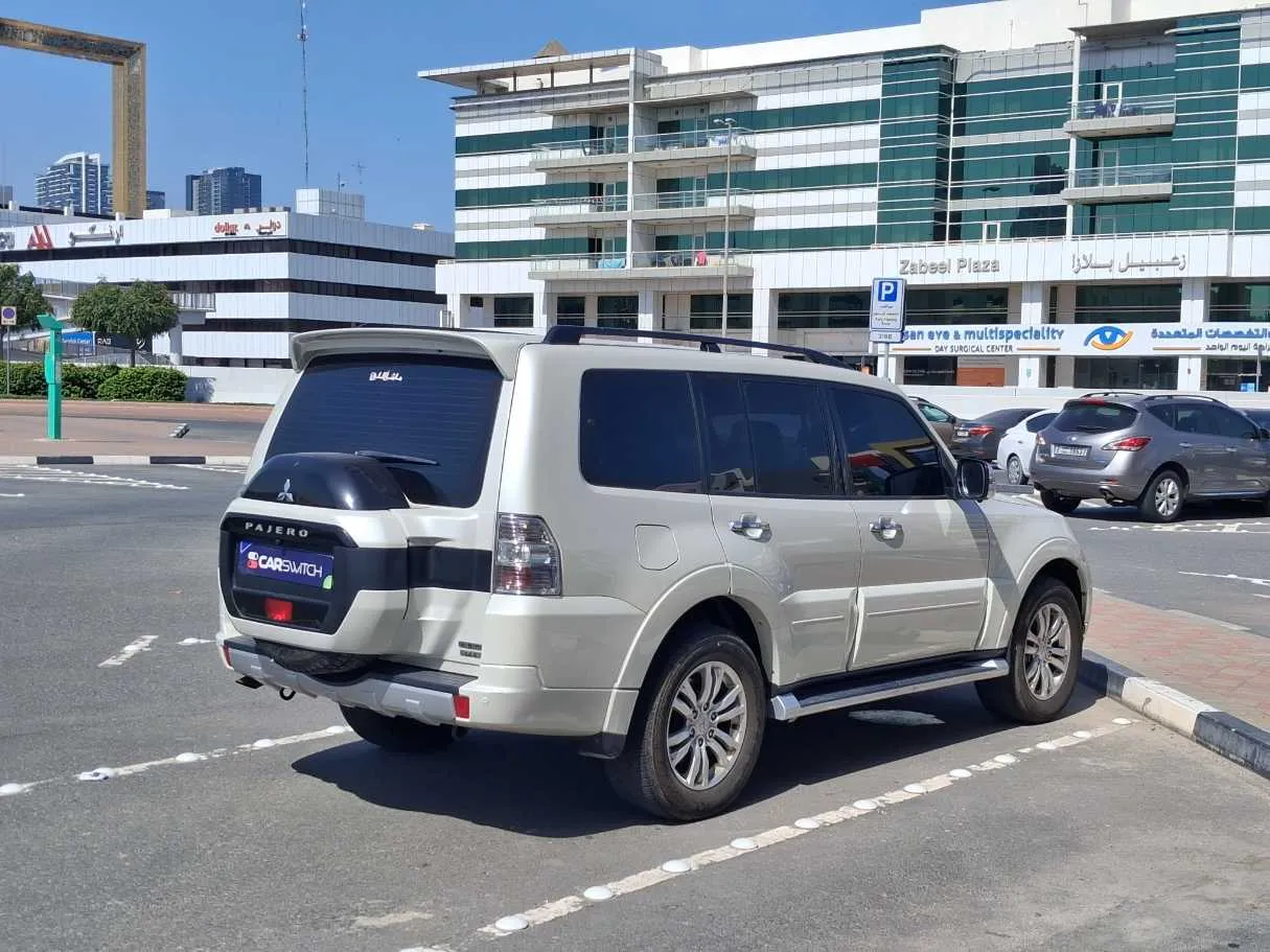 Car image 5