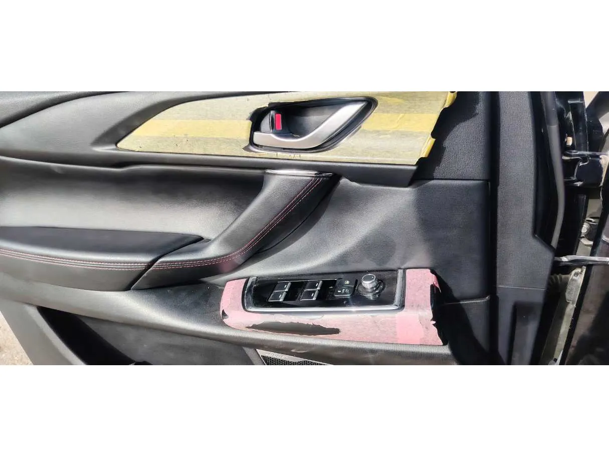 Car image 30