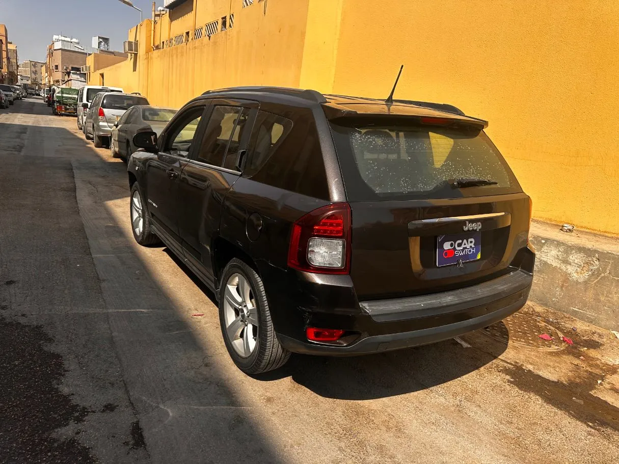 Car image 6