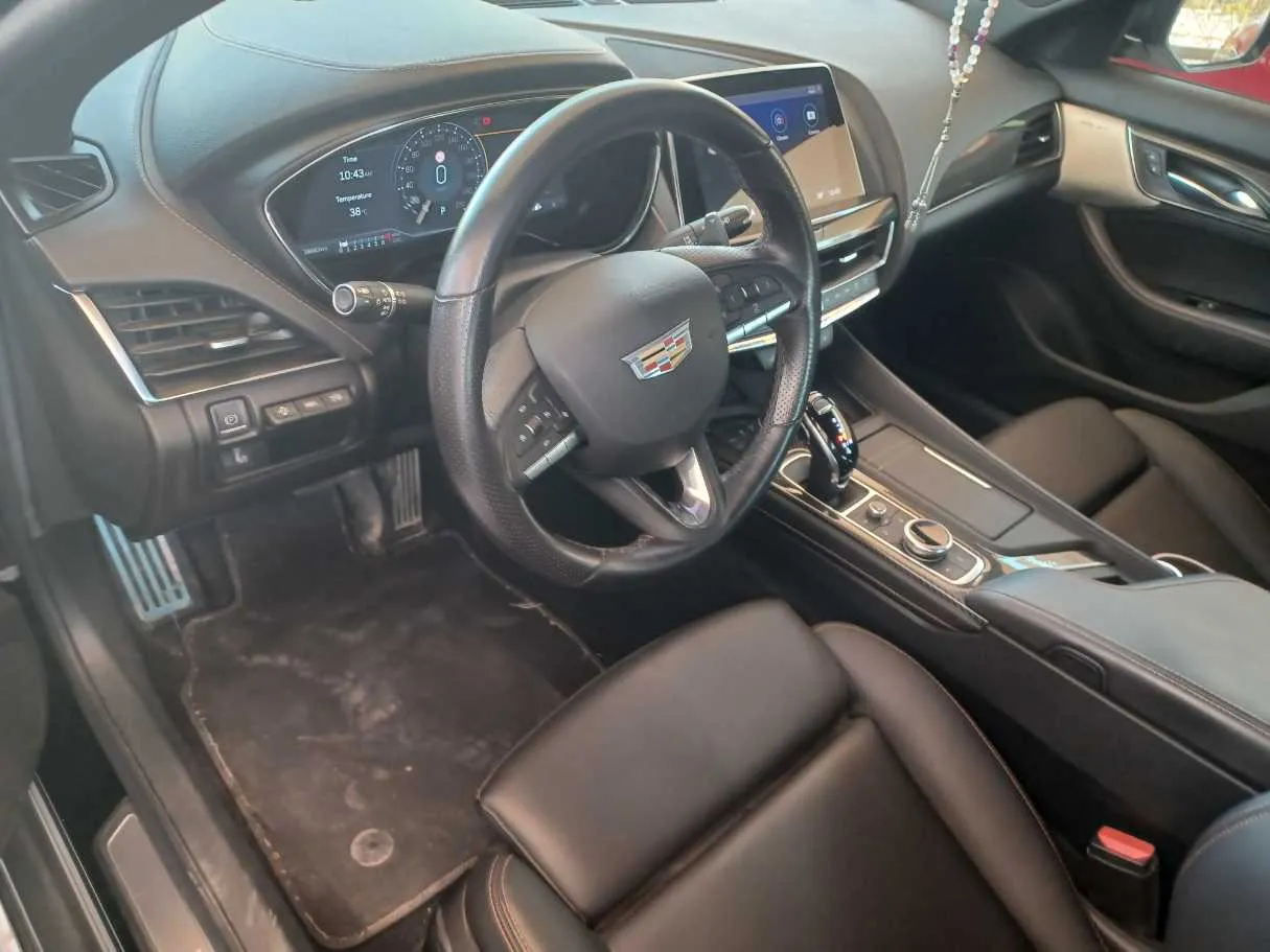 Car image 11