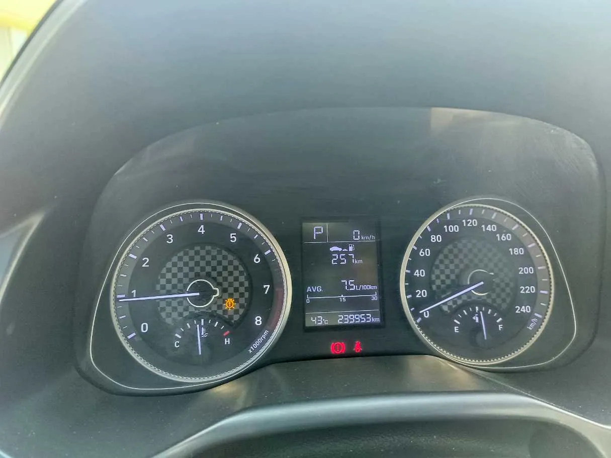 Car image 21