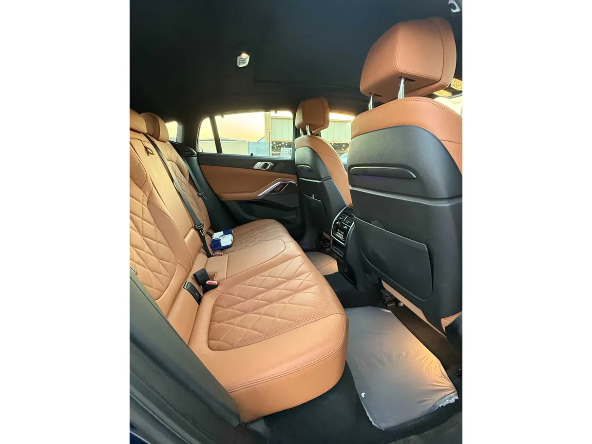 Car image 23