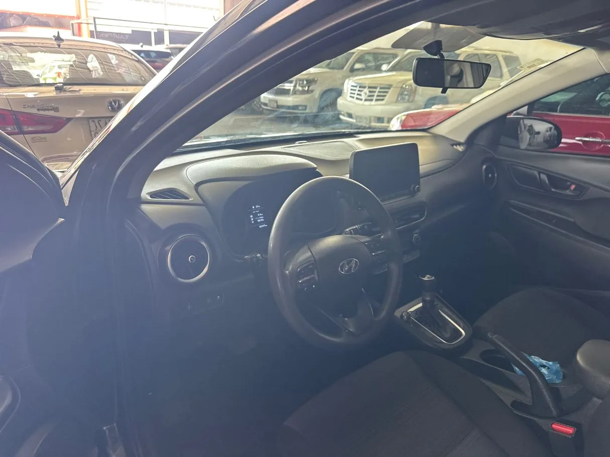 Car image 12