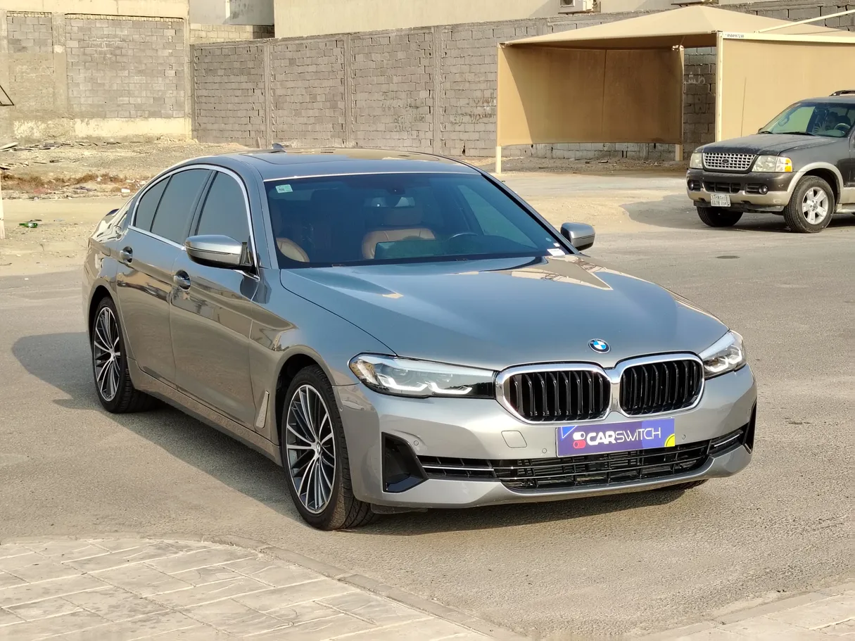 Car image 3