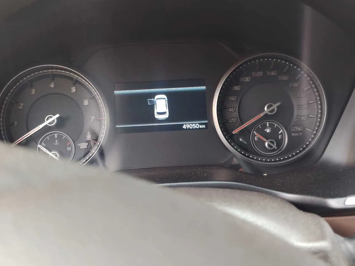 Car image 21