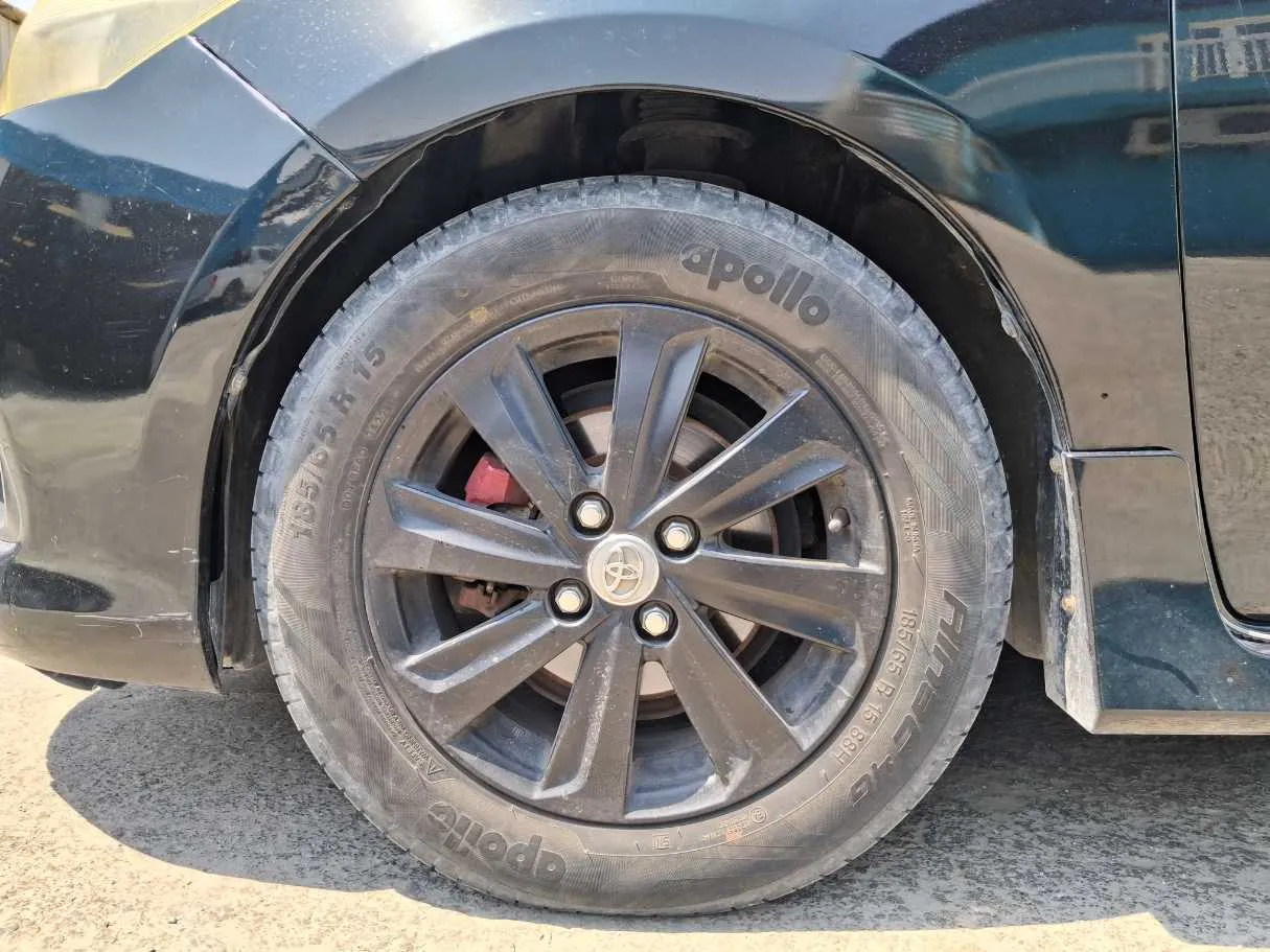 Car image 9