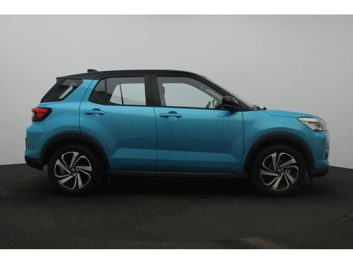 Car image 13