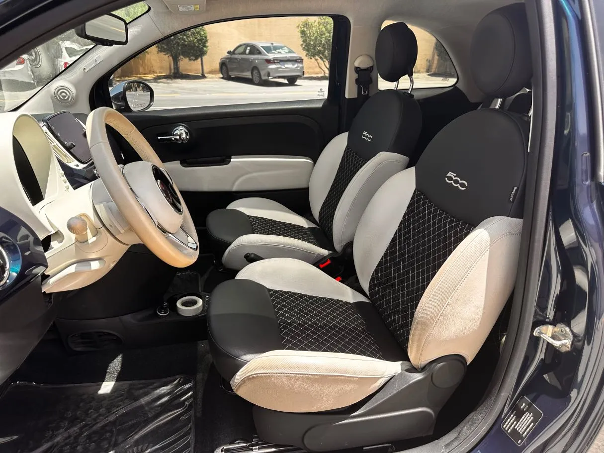 Car image 12