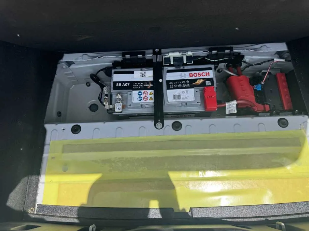 Car image 21