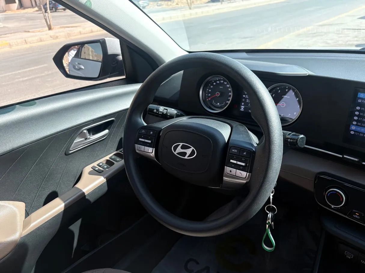 Car image 22