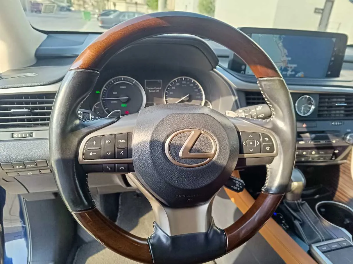Car image 29