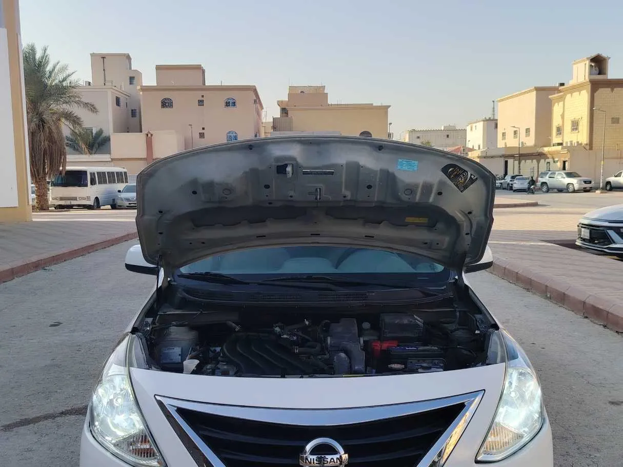 Car image 30