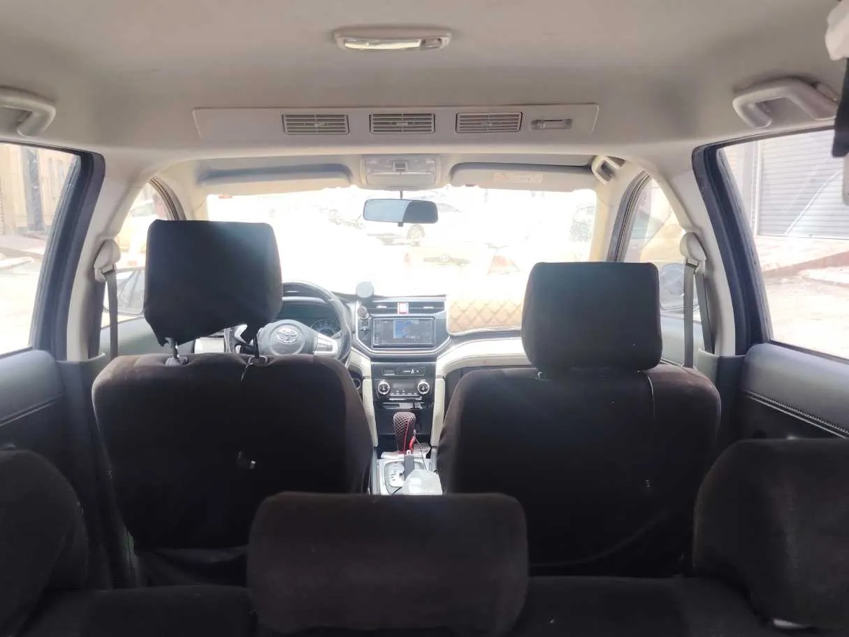 Car image 22