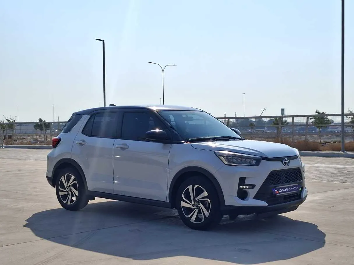 Car image 4