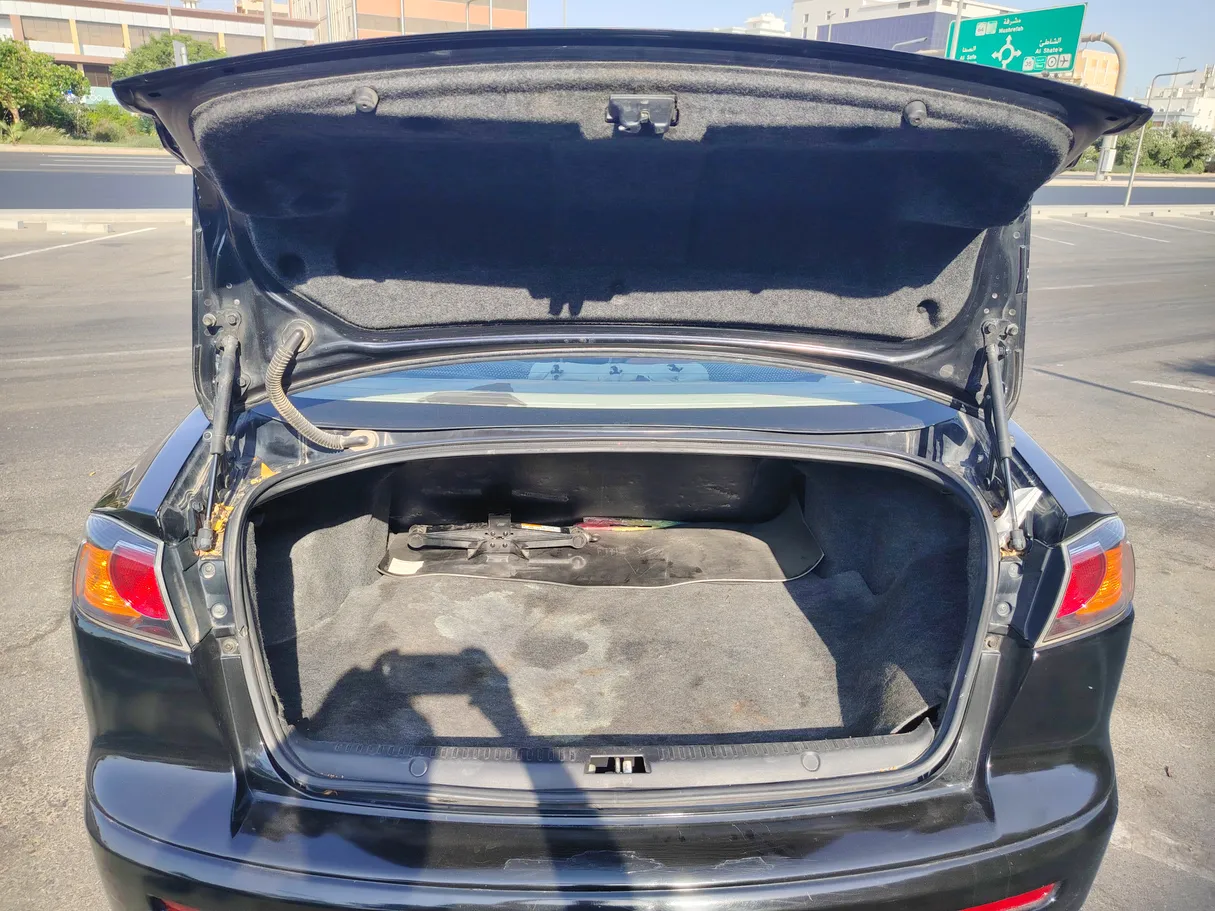 Car image 23