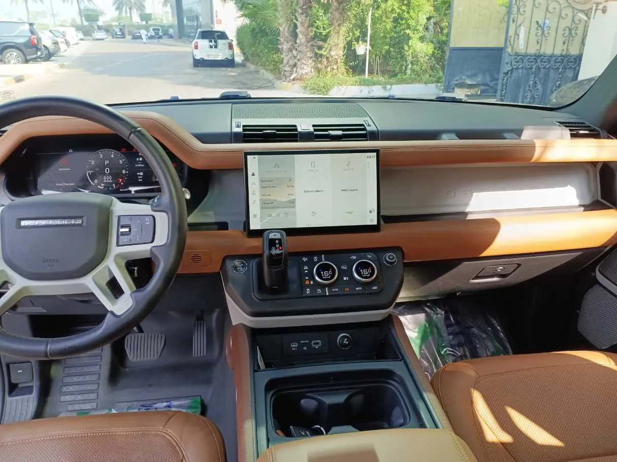 Car image 17