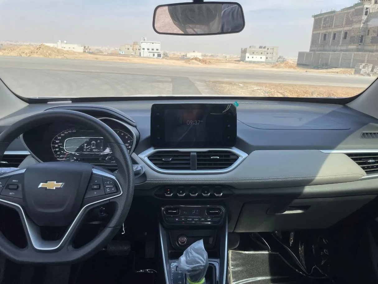 Car image 19