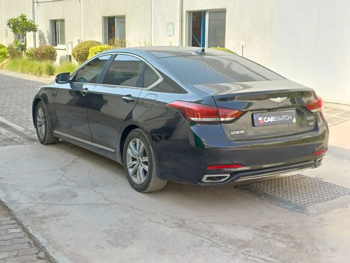 Car image 7