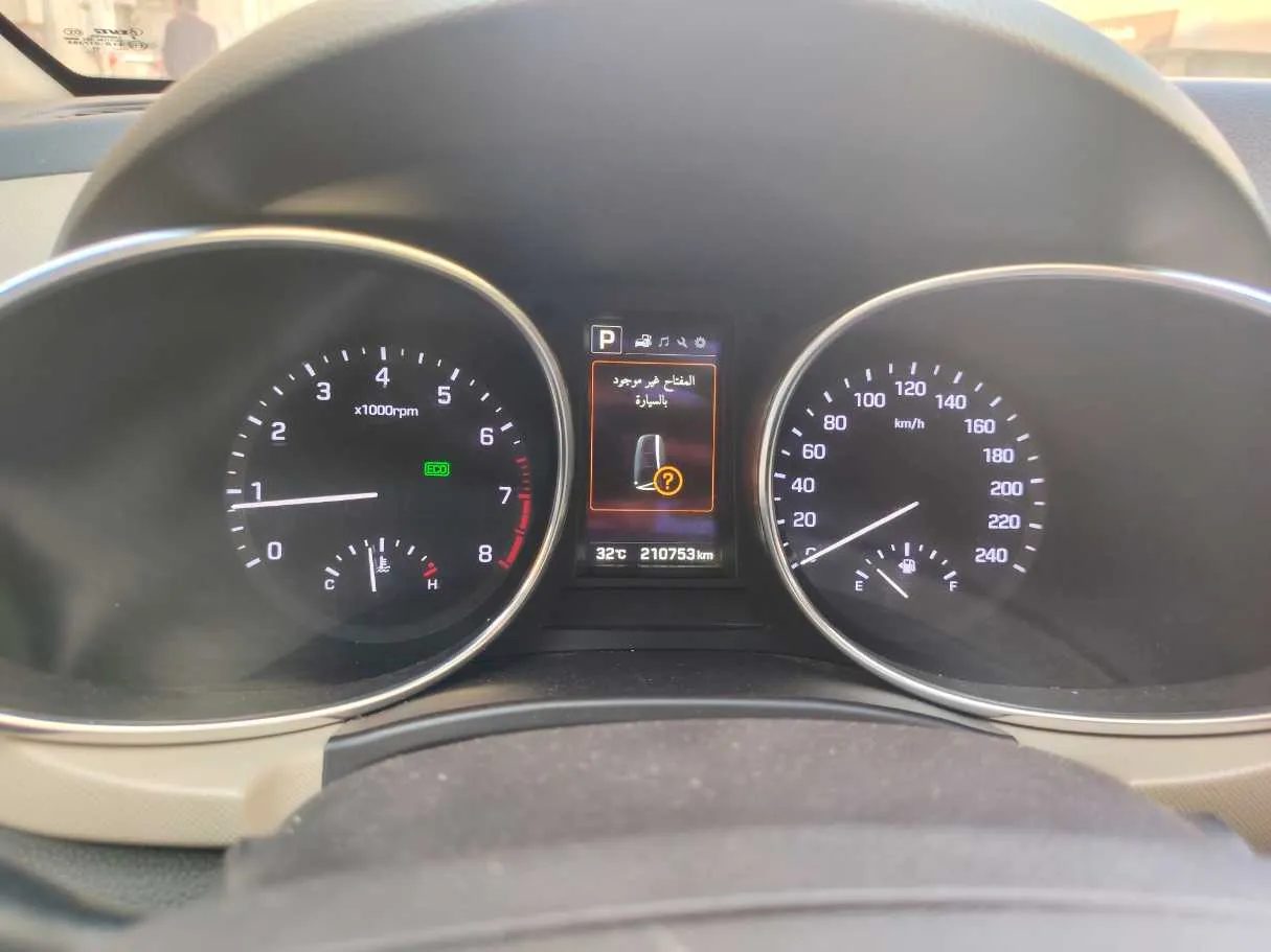 Car image 25
