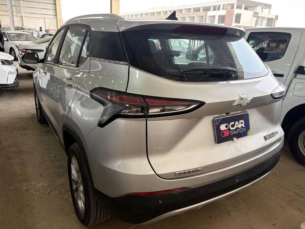 Car image 6