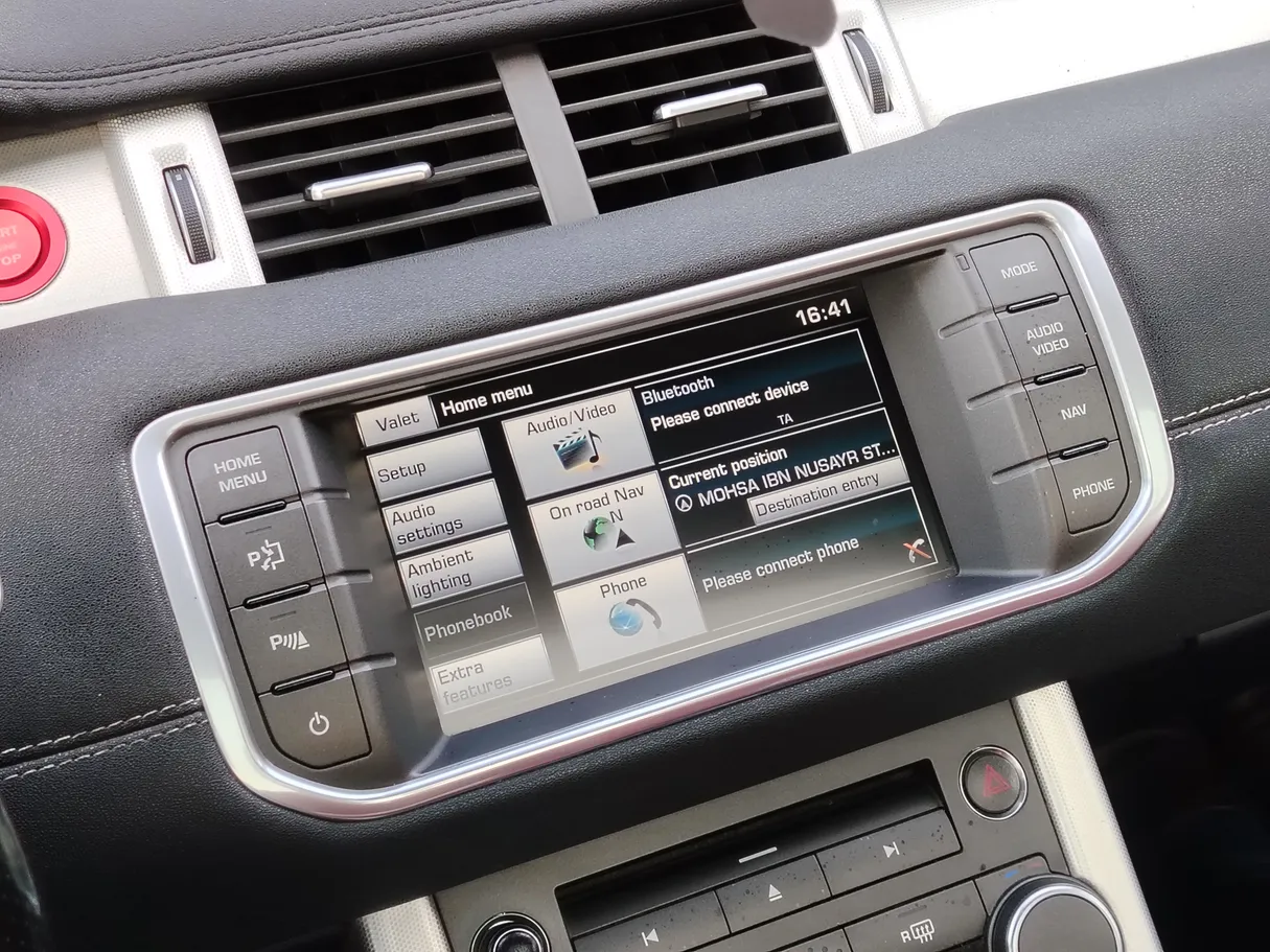 Car image 25