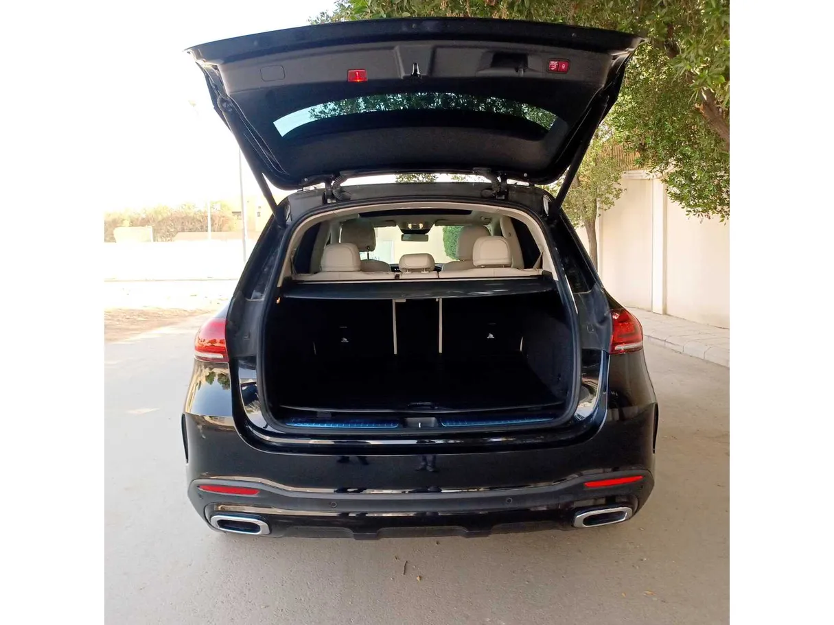 Car image 25