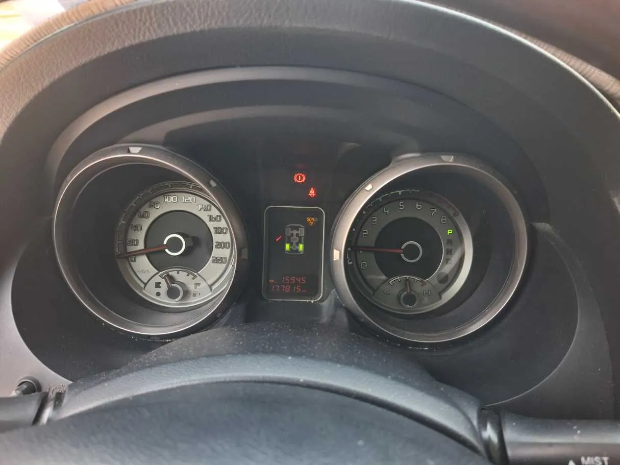 Car image 17