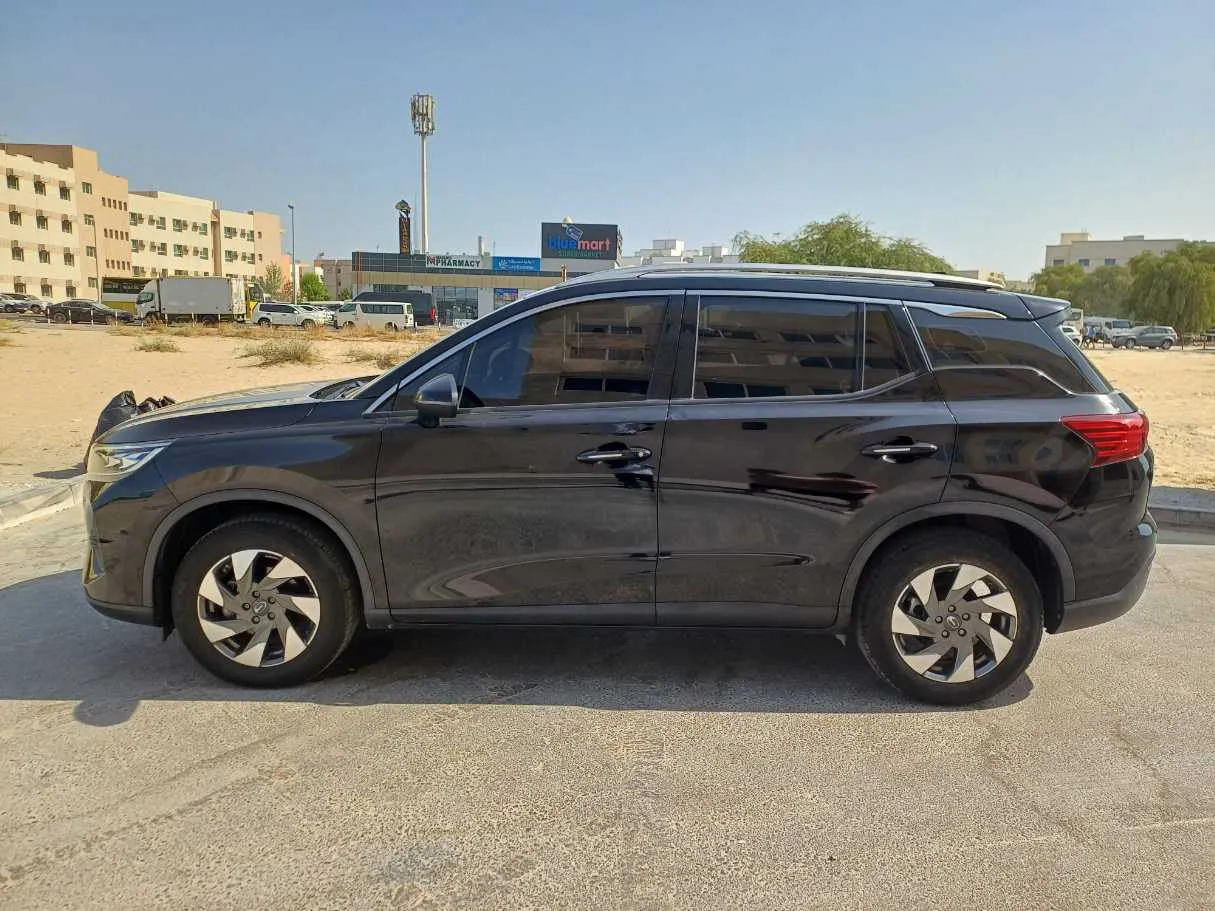 Car image 4