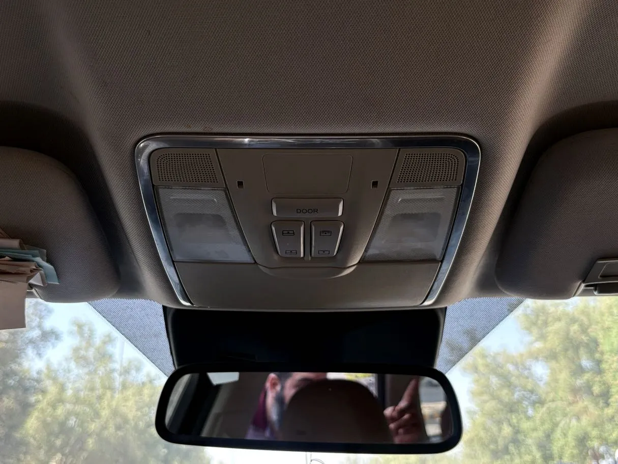 Car image 30