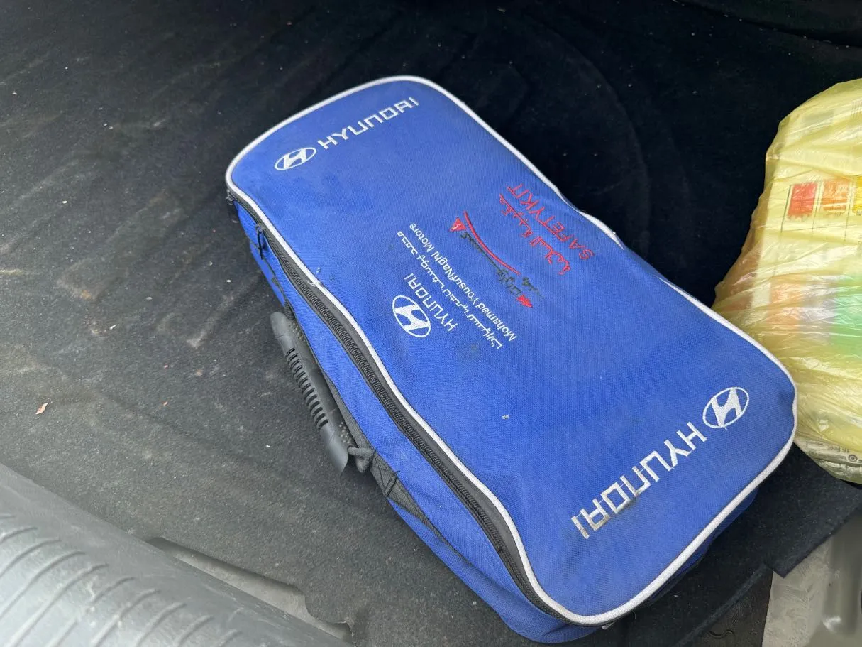 Car image 23