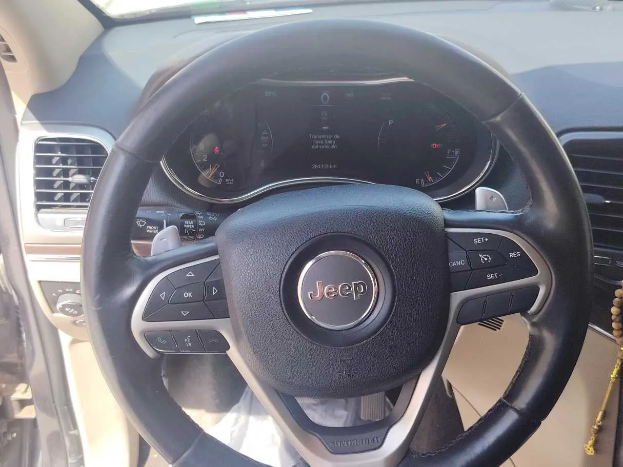 Car image 23