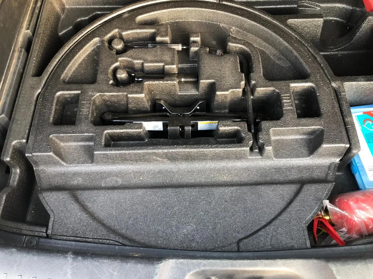 Car image 23