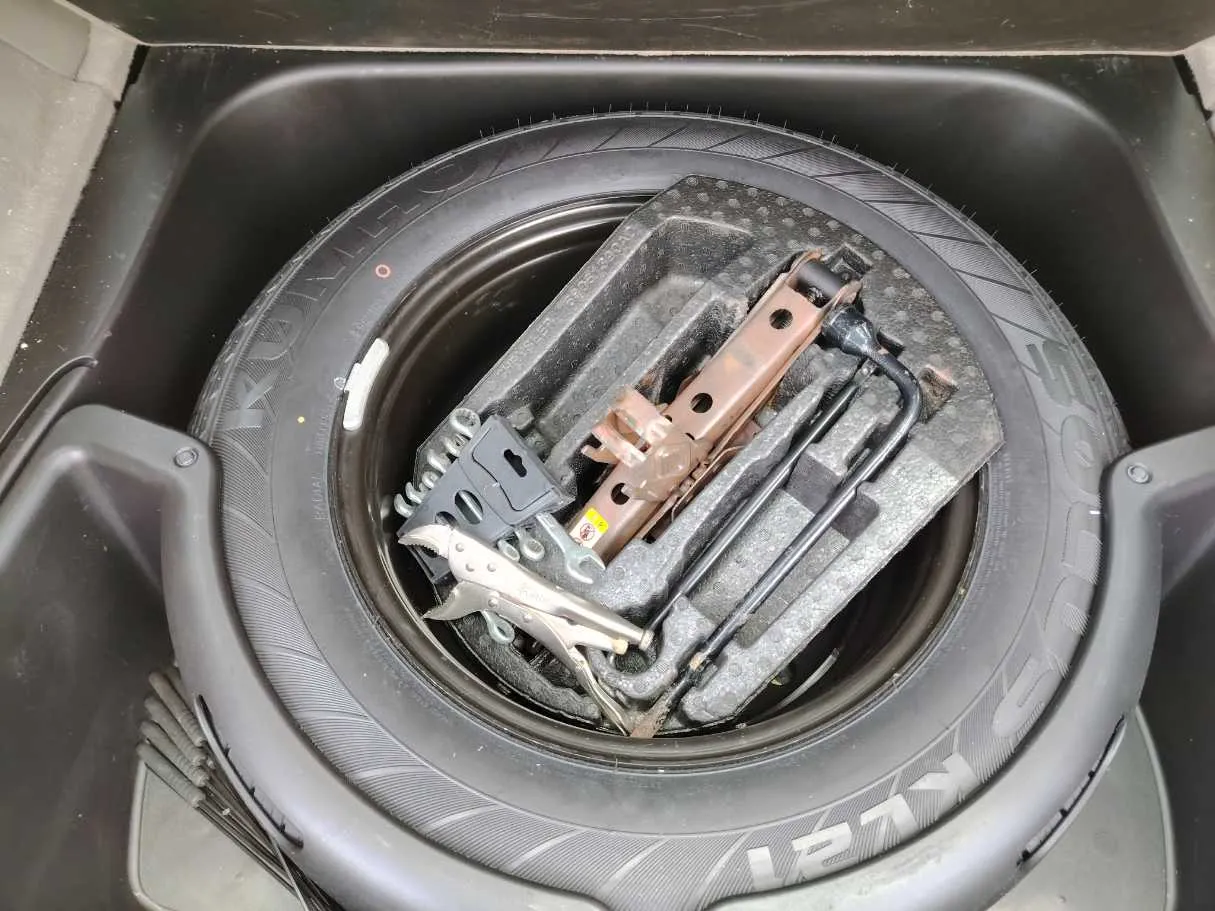 Car image 46