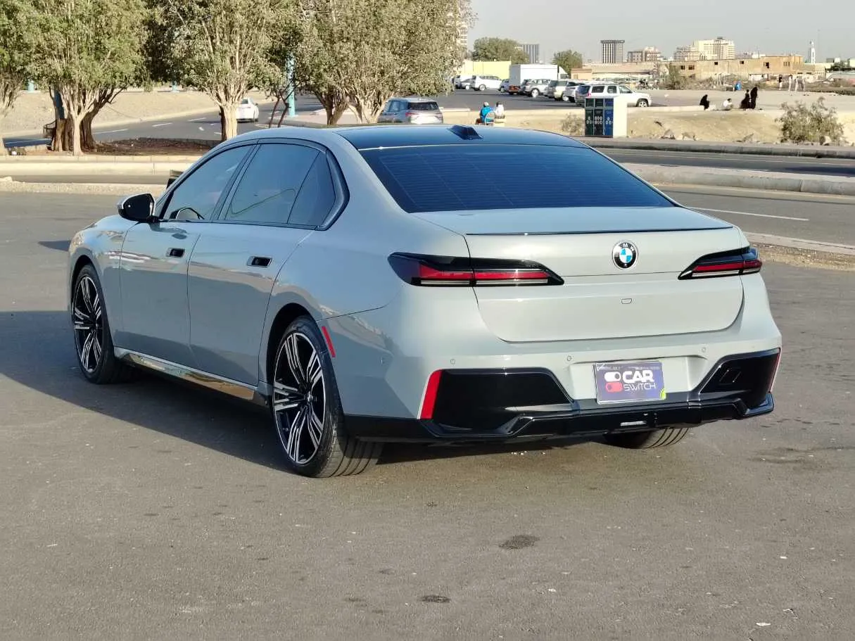 Car image 7