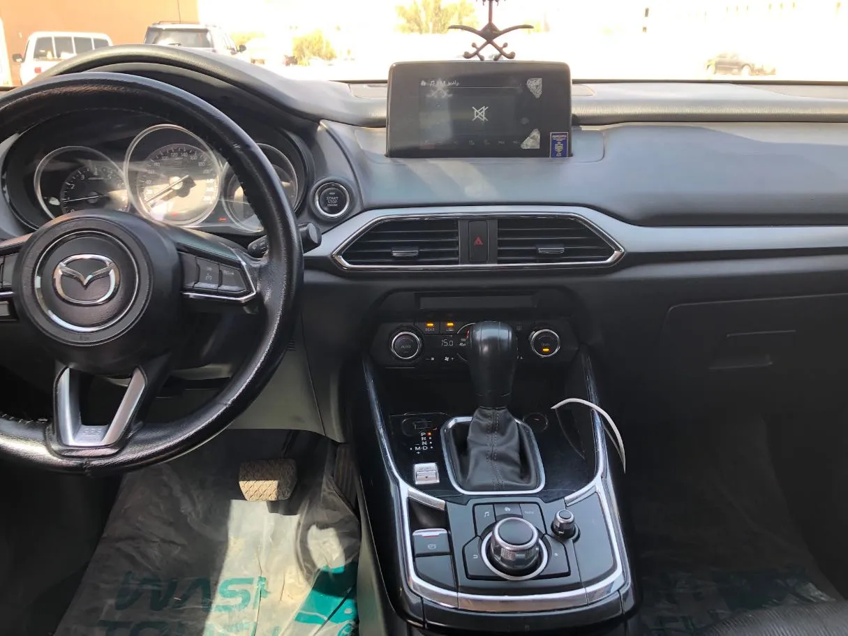 Car image 18