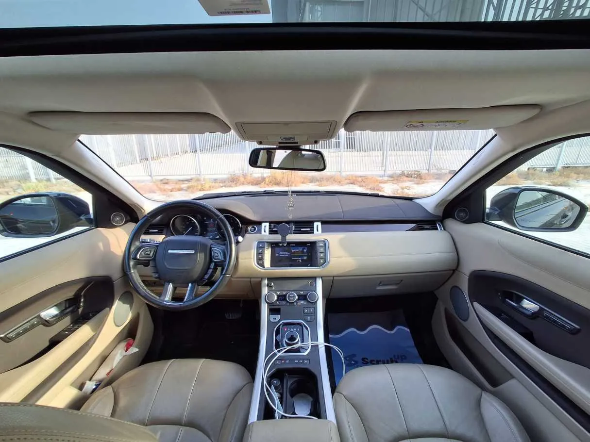 Car image 18