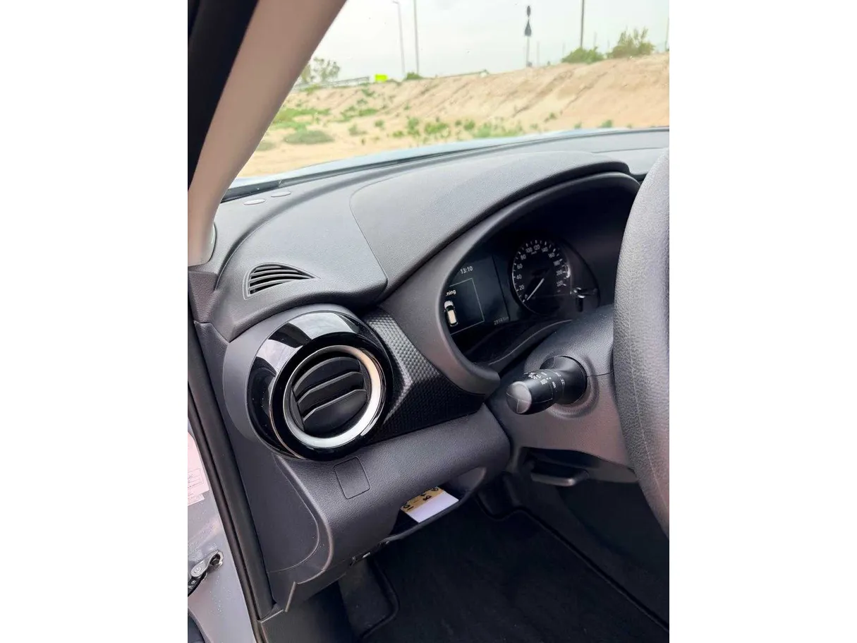 Car image 28