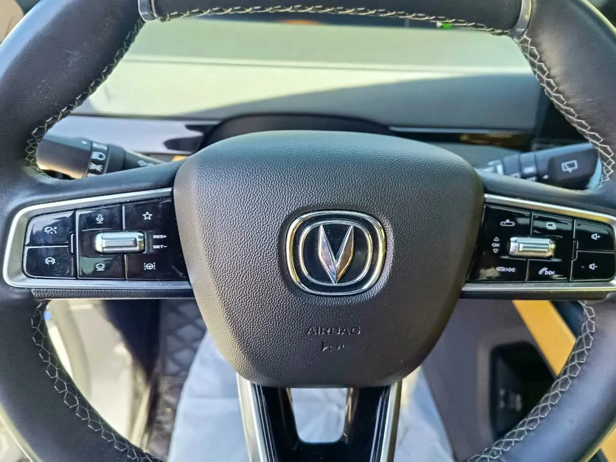 Car image 28
