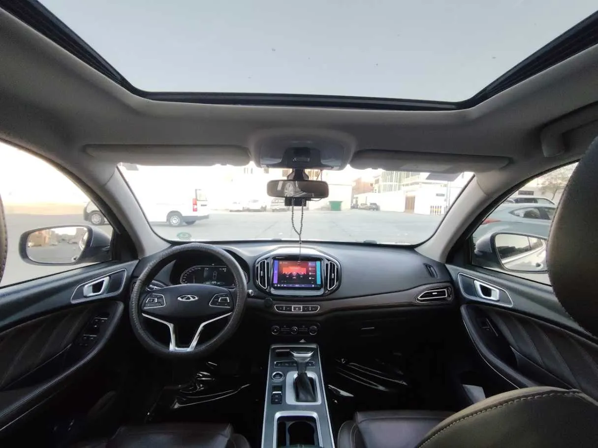Car image 19