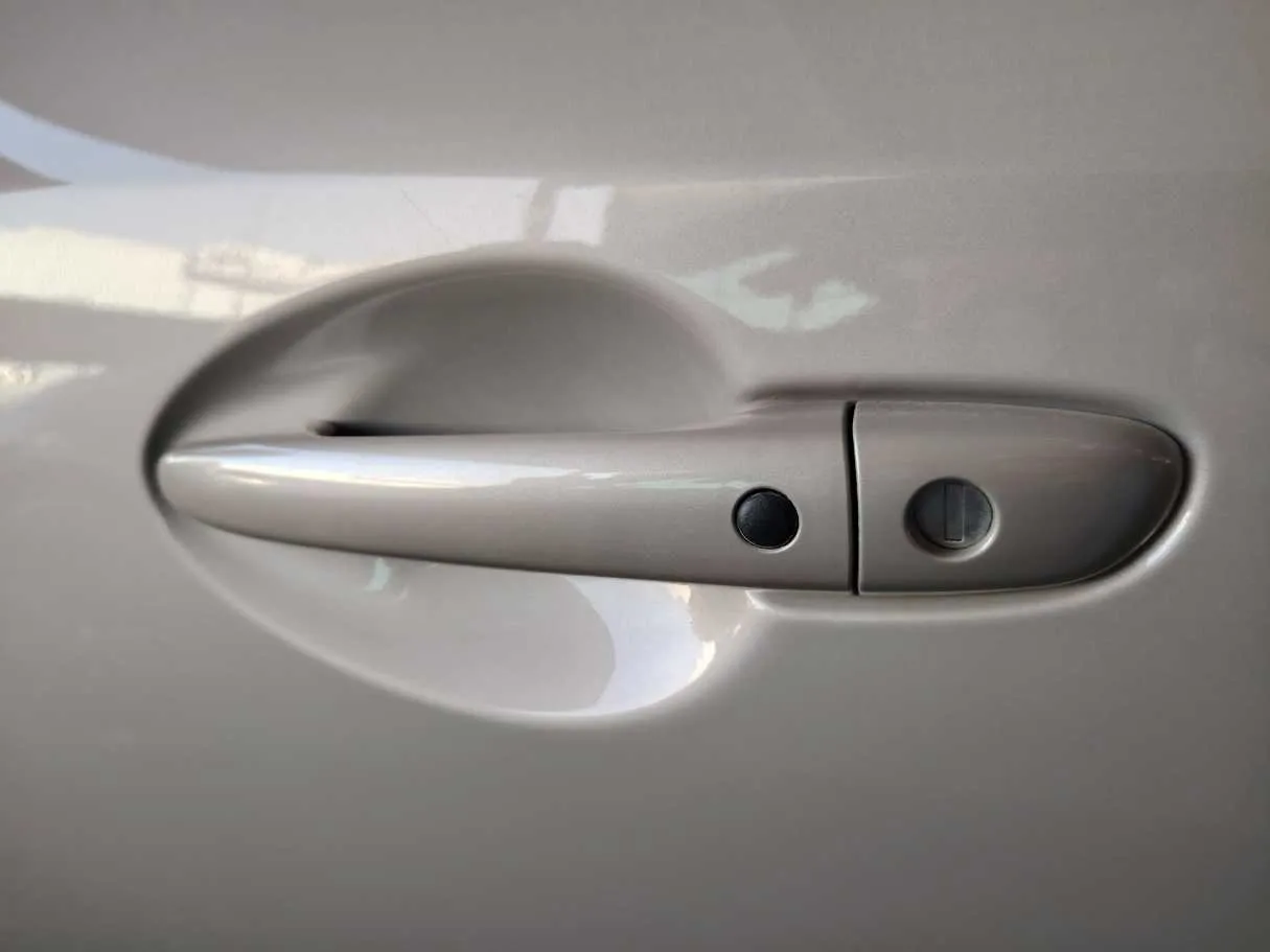 Car image 27