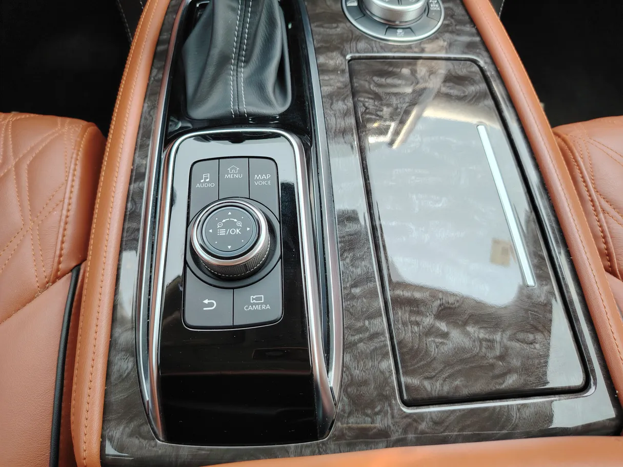 Car image 20