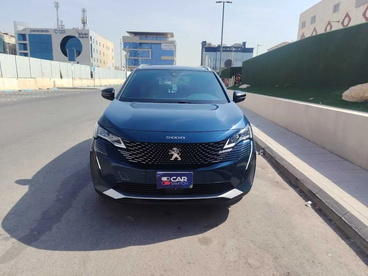 Car image 2