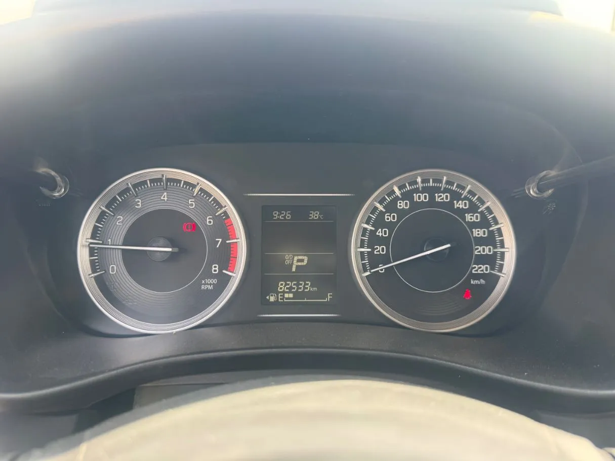 Car image 18