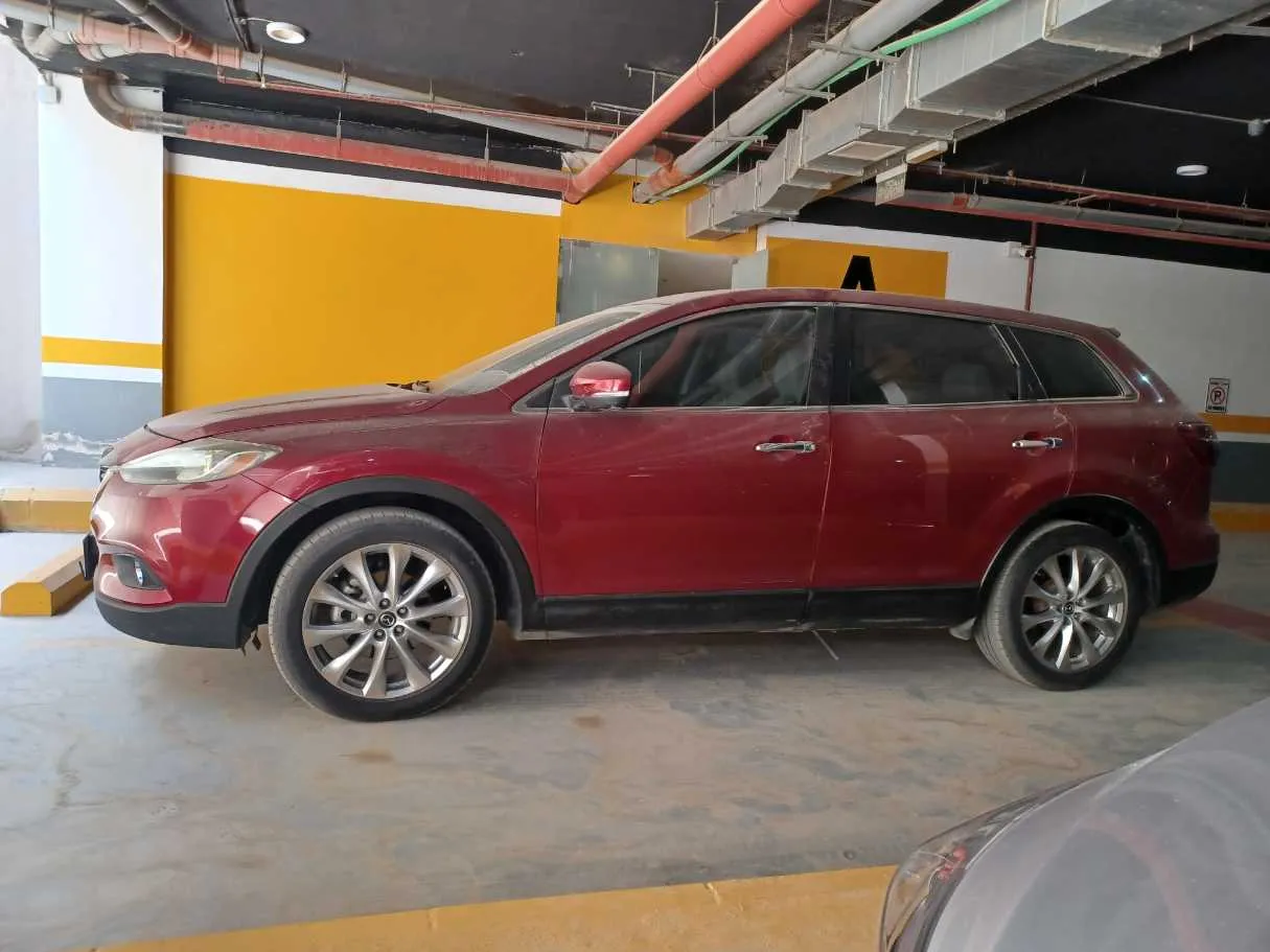 Car image 8